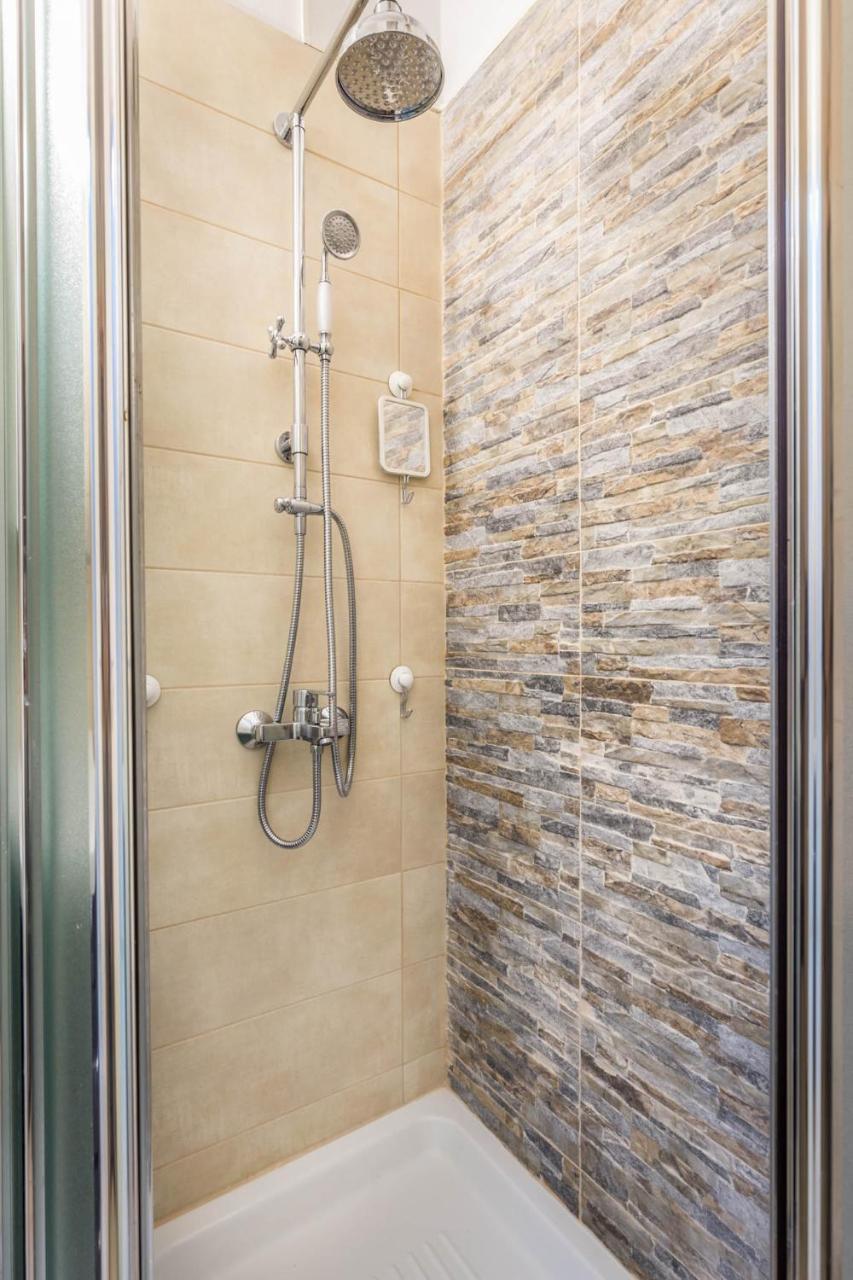 Adorable Flat For 4 Ppl In Kolonaki Apartment Athens Luaran gambar